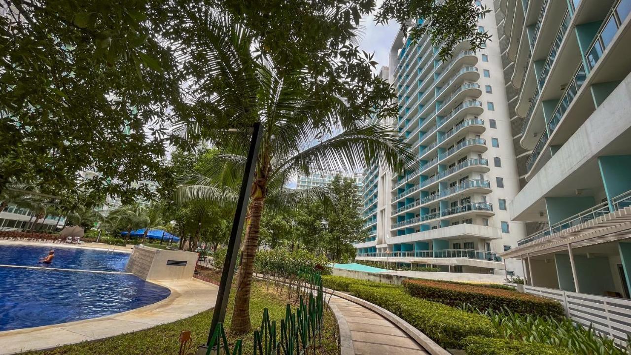 Azure Urban Resort Maui Unit Manila Exteriör bild