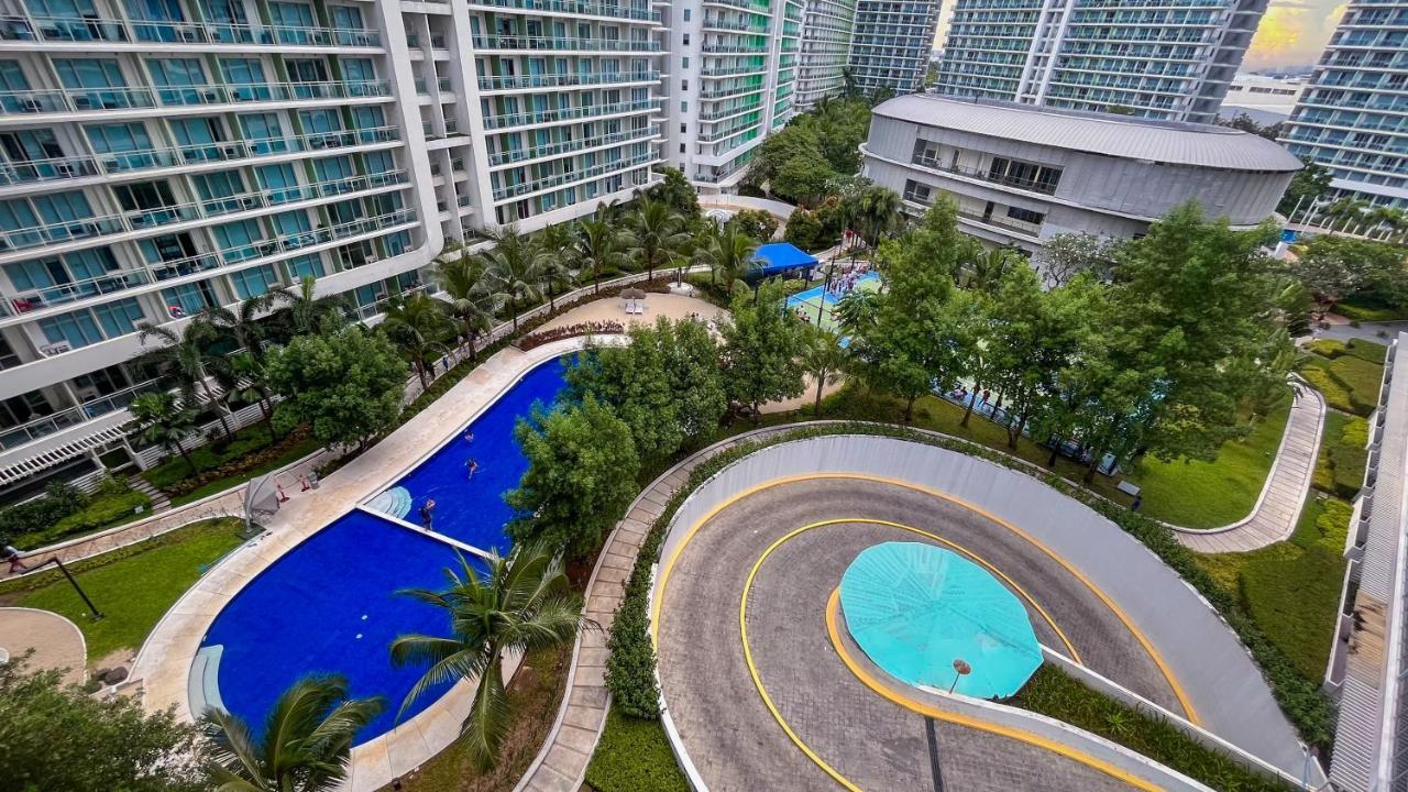 Azure Urban Resort Maui Unit Manila Exteriör bild
