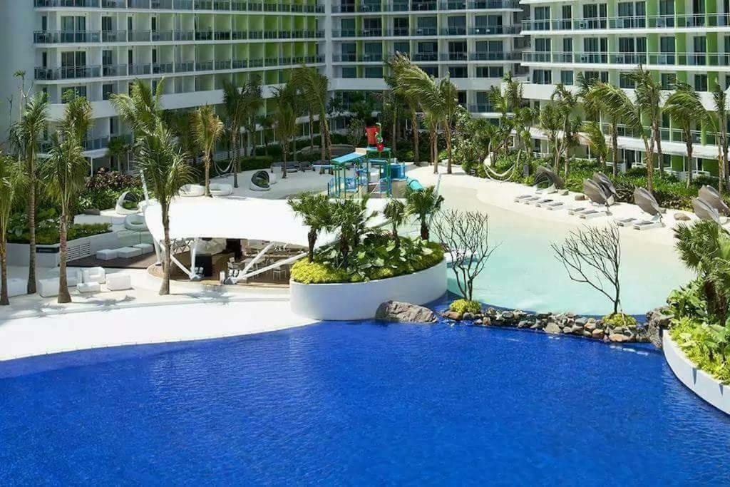Azure Urban Resort Maui Unit Manila Exteriör bild