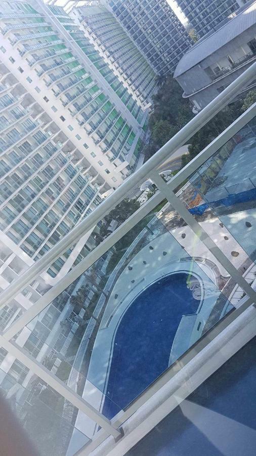 Azure Urban Resort Maui Unit Manila Exteriör bild