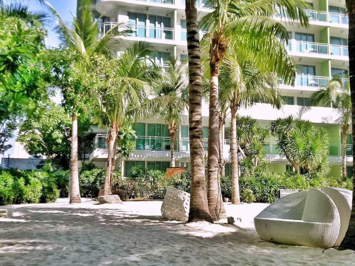 Azure Urban Resort Maui Unit Manila Exteriör bild